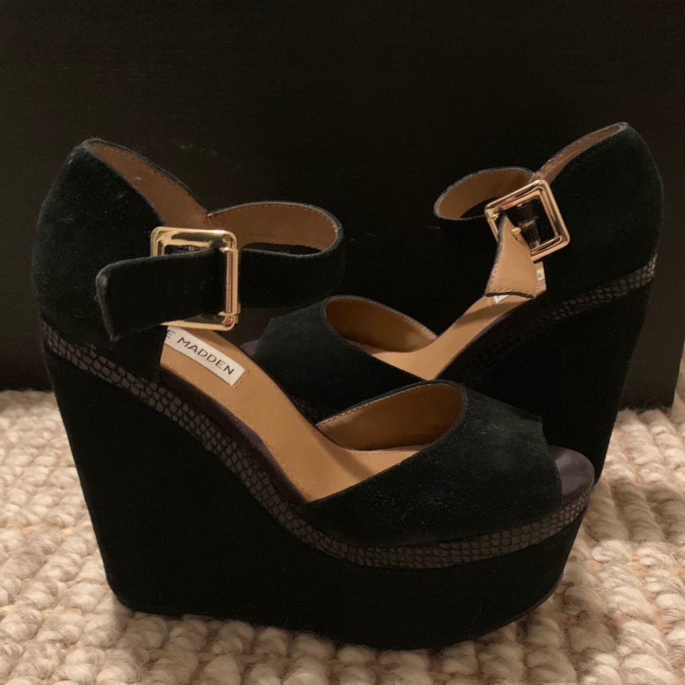 Steve Madden black suede wedges